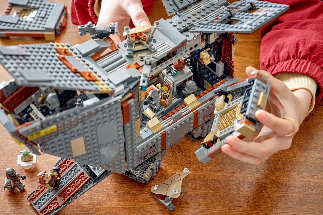 75453 Offworld Sandcrawler™ and Mudhorn