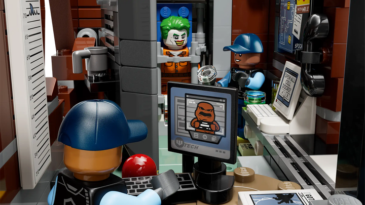 76300 Arkham Asylum™