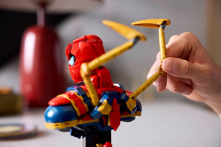 76326 Iron Spider Man Bust