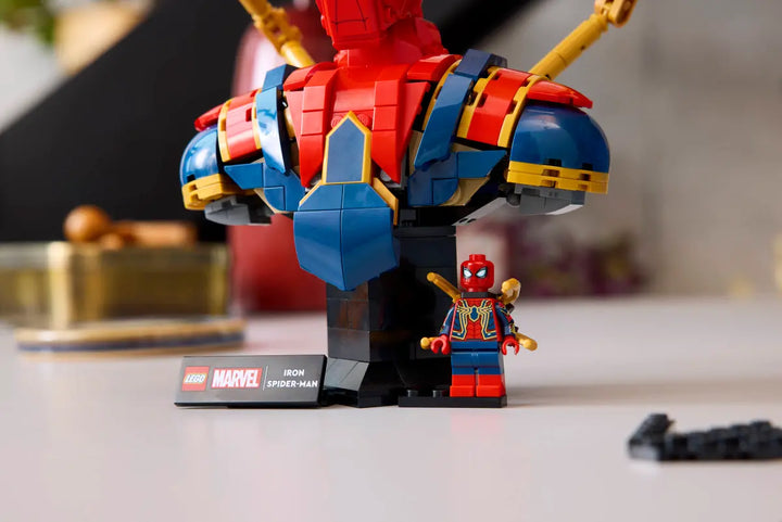 76326 Iron Spider Man Bust