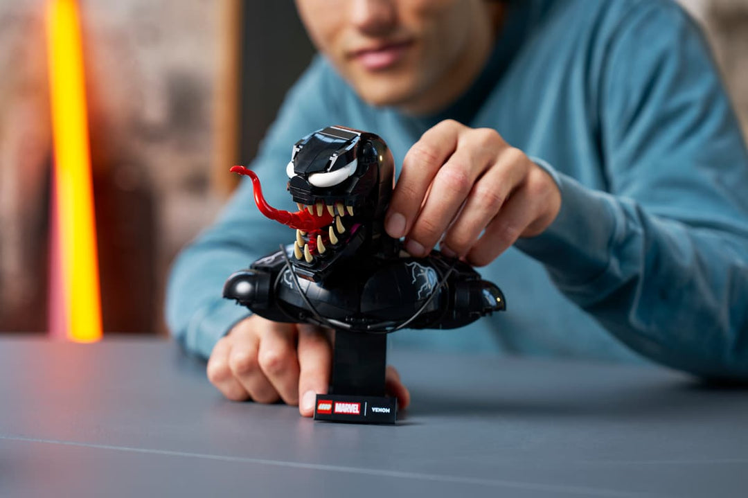 76356 Venom Bust