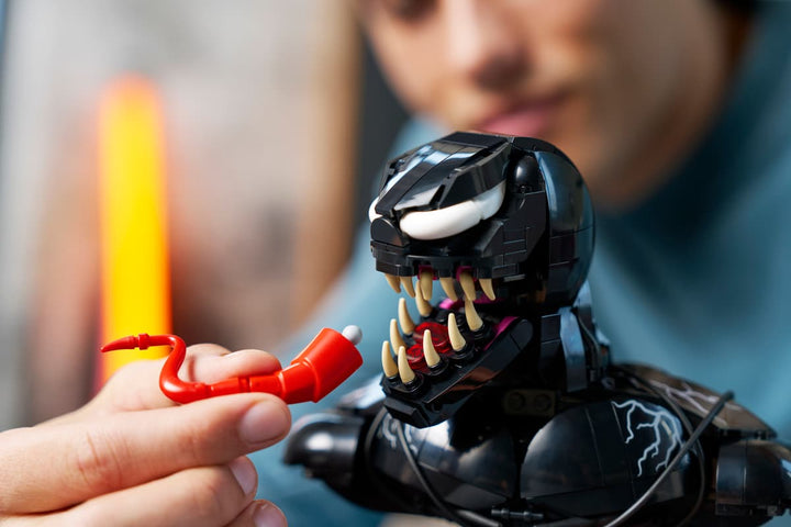 76356 Venom Bust