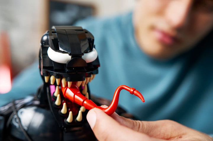76356 Venom Bust