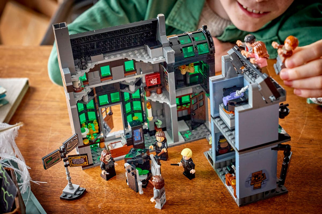 76471 Knockturn Alley™ Wizarding Shops