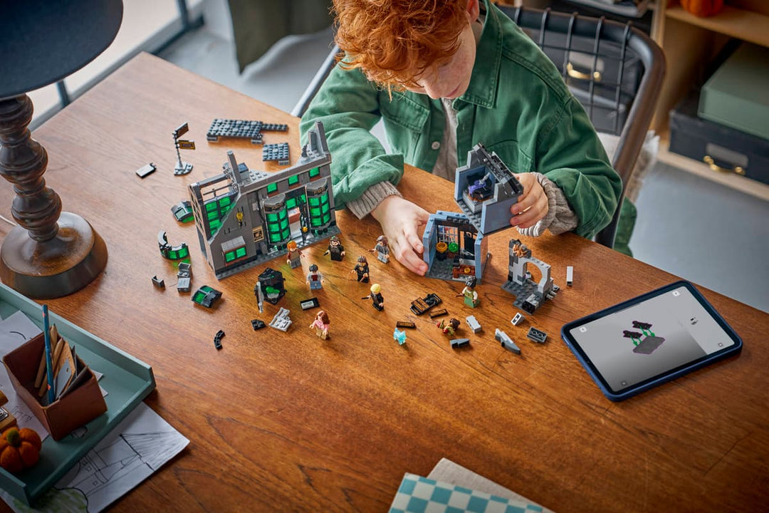 76471 Knockturn Alley™ Wizarding Shops
