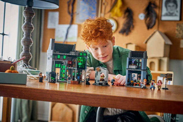 76471 Knockturn Alley™ Wizarding Shops