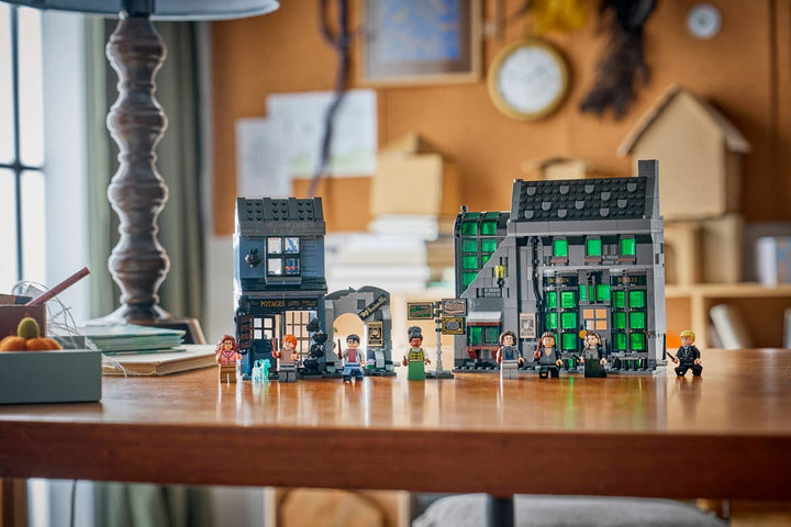 76471 Knockturn Alley™ Wizarding Shops