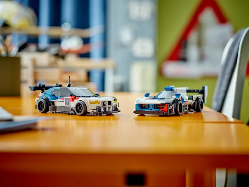 76922 BMW M4 GT3 & BMW M Hybrid V8 Race Cars