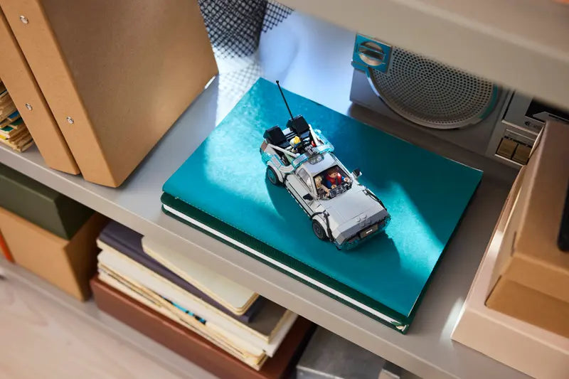 77256 Time Machine from Back to the Future