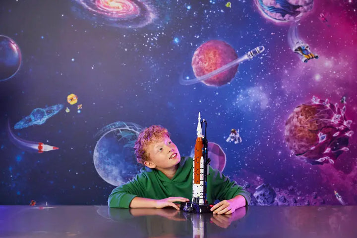 42221 NASA Artemis Space Launch System Rocket