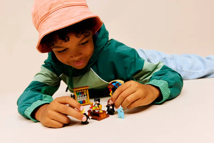 76460 Hogwarts™ Castle: Sorting Hat™ Ceremony