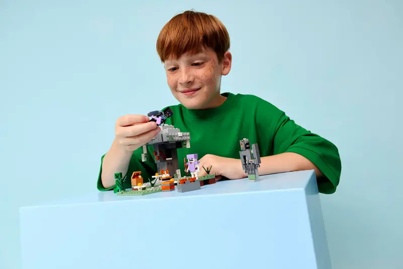 21586 The Pale Garden