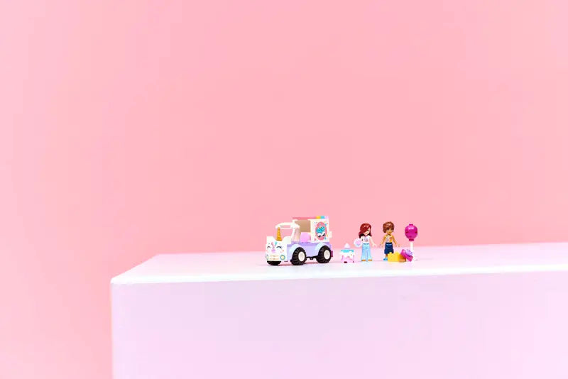 42675 Unicorn Cake Delivery Car