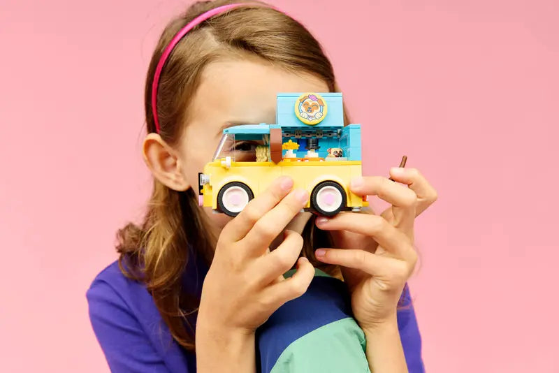 42678 Pet Accessories Van