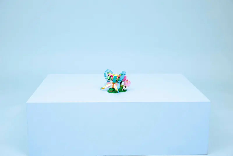 31384 Wild Animals: Colorful Hummingbird