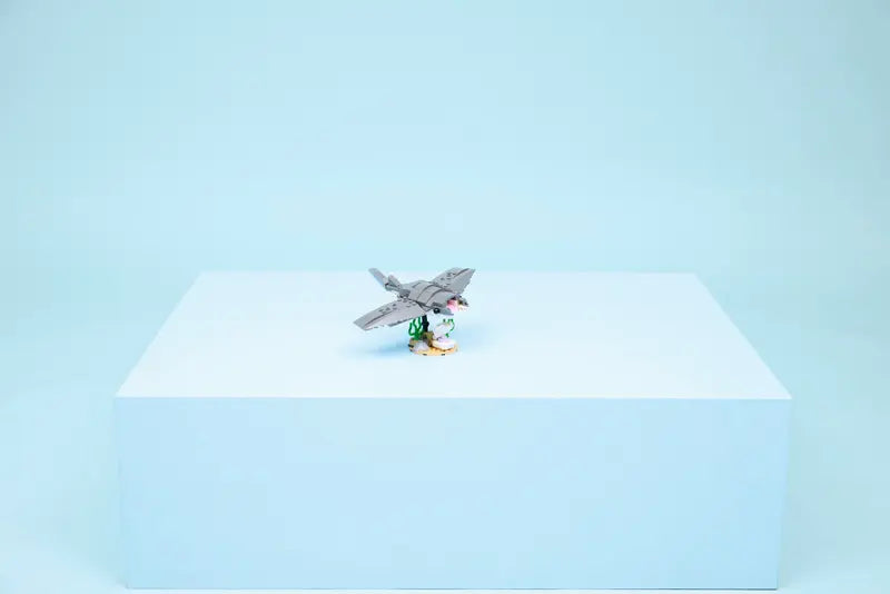 31381 Fierce Shark with a Treasure Chest