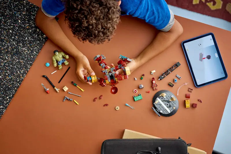 76343 Epic Battle: Hulkbuster vs. The Hulk