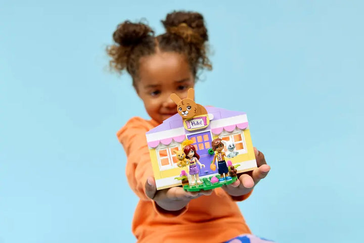 42679 Heartlake City Bunny Hotel