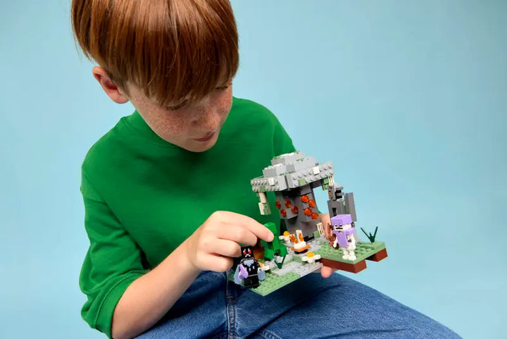 21586 The Pale Garden