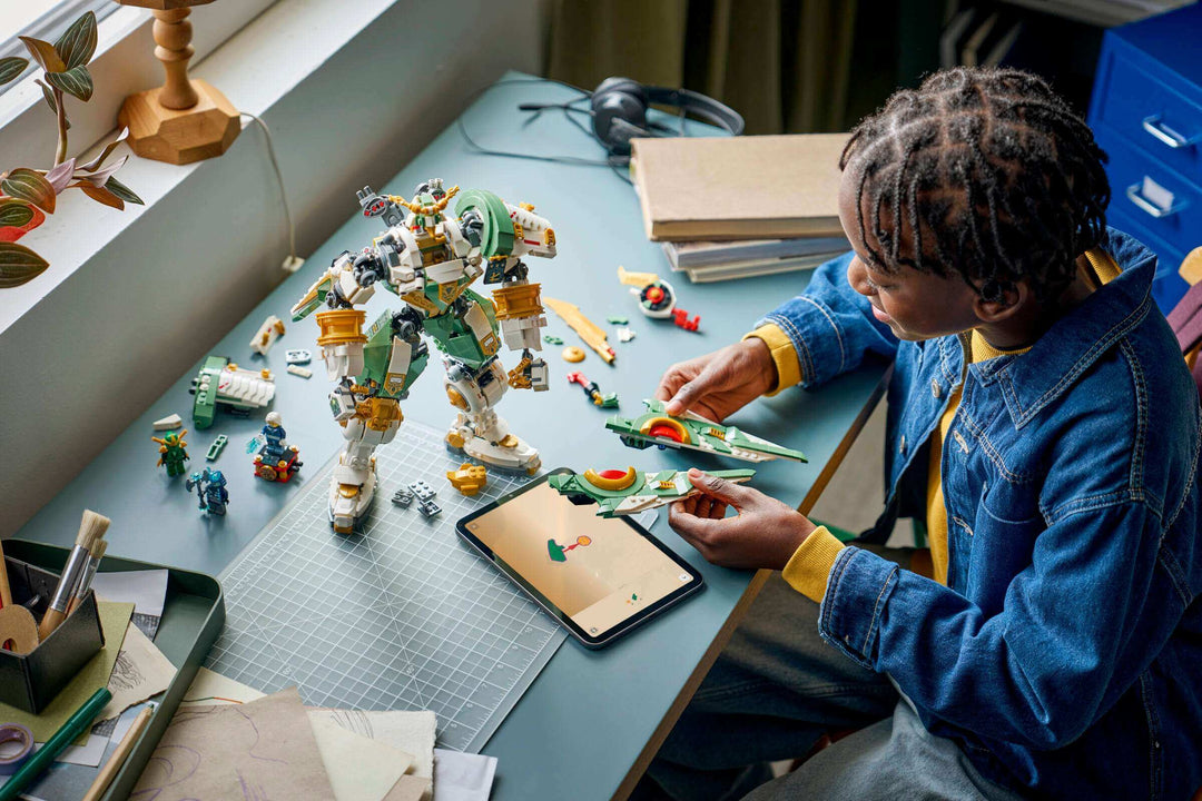 71860 Lloyd's Titan Mech 15th Anniversary