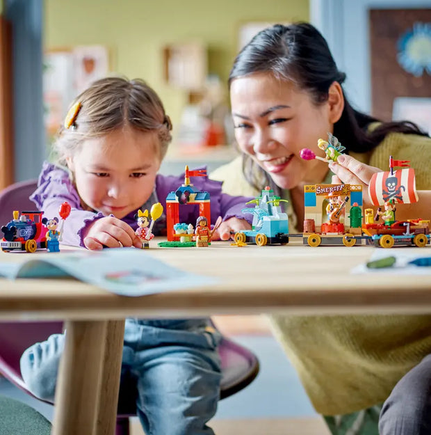 43212 Disney Celebration Train
